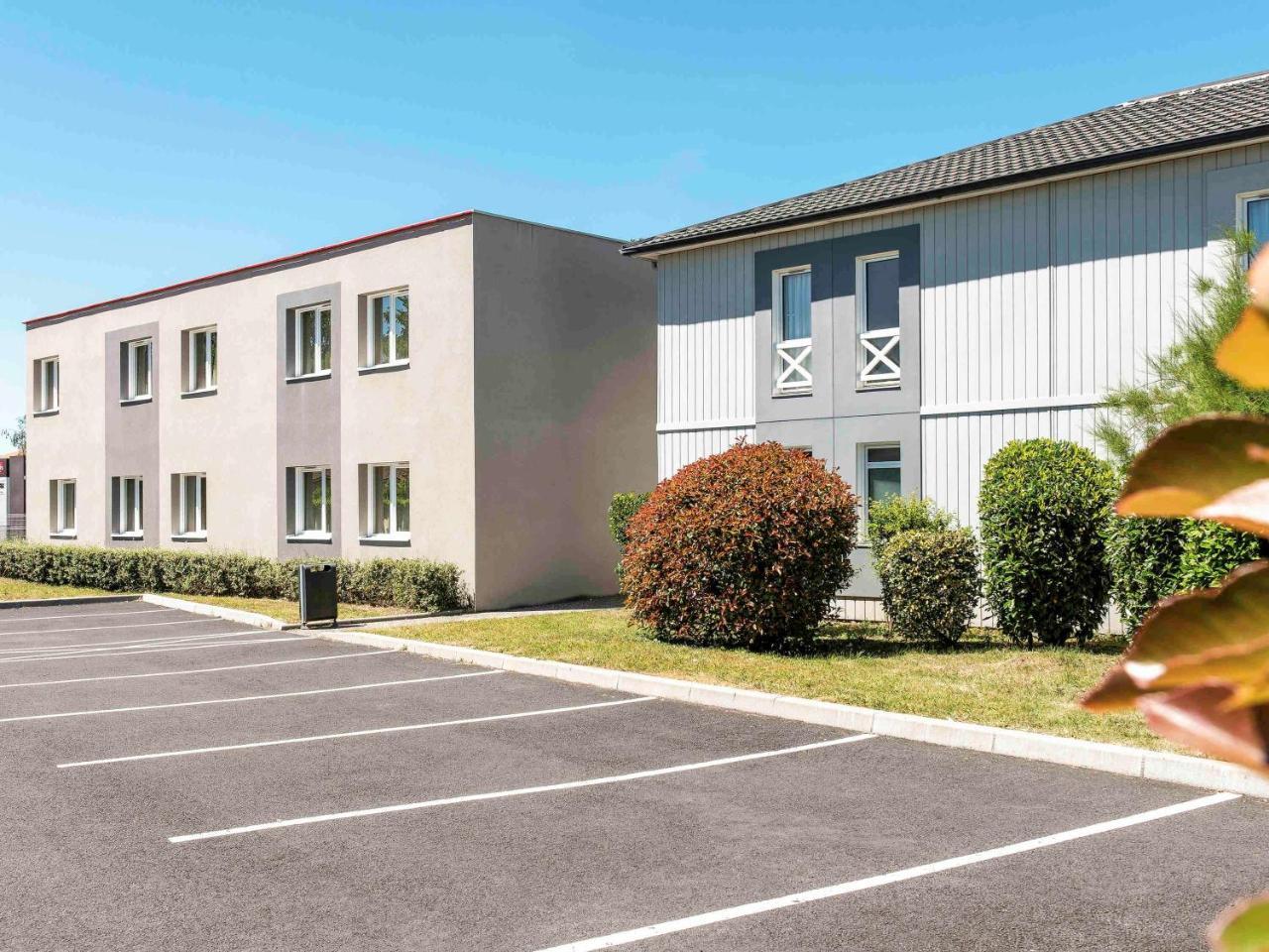 Ibis Issoire Hotel Exterior foto